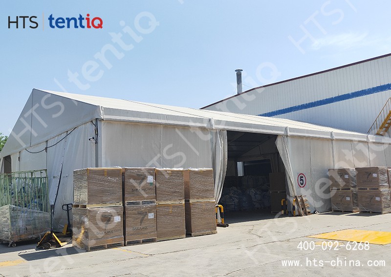 篷房倉庫在戶外可抗8-10級(jí)左右的大風(fēng)，使用30年以上